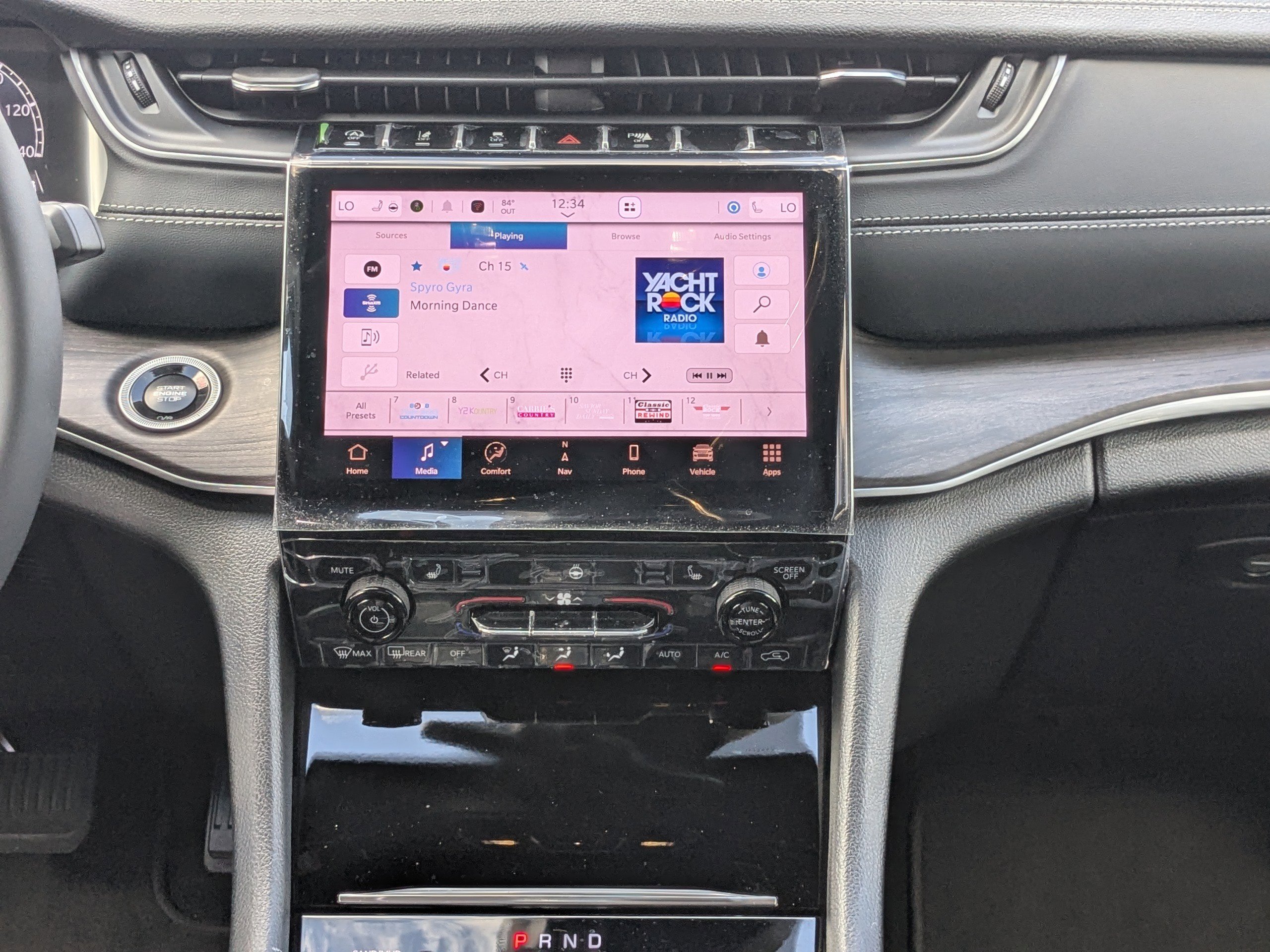 New 2025 Jeep Grand Cherokee Limited w/ Trailer Tow Package image 17