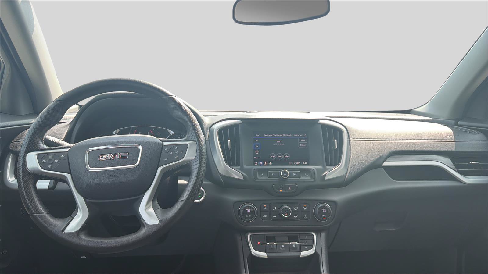 Used 2024 GMC Terrain SLE w/ Driver Convenience Package FWD image 9