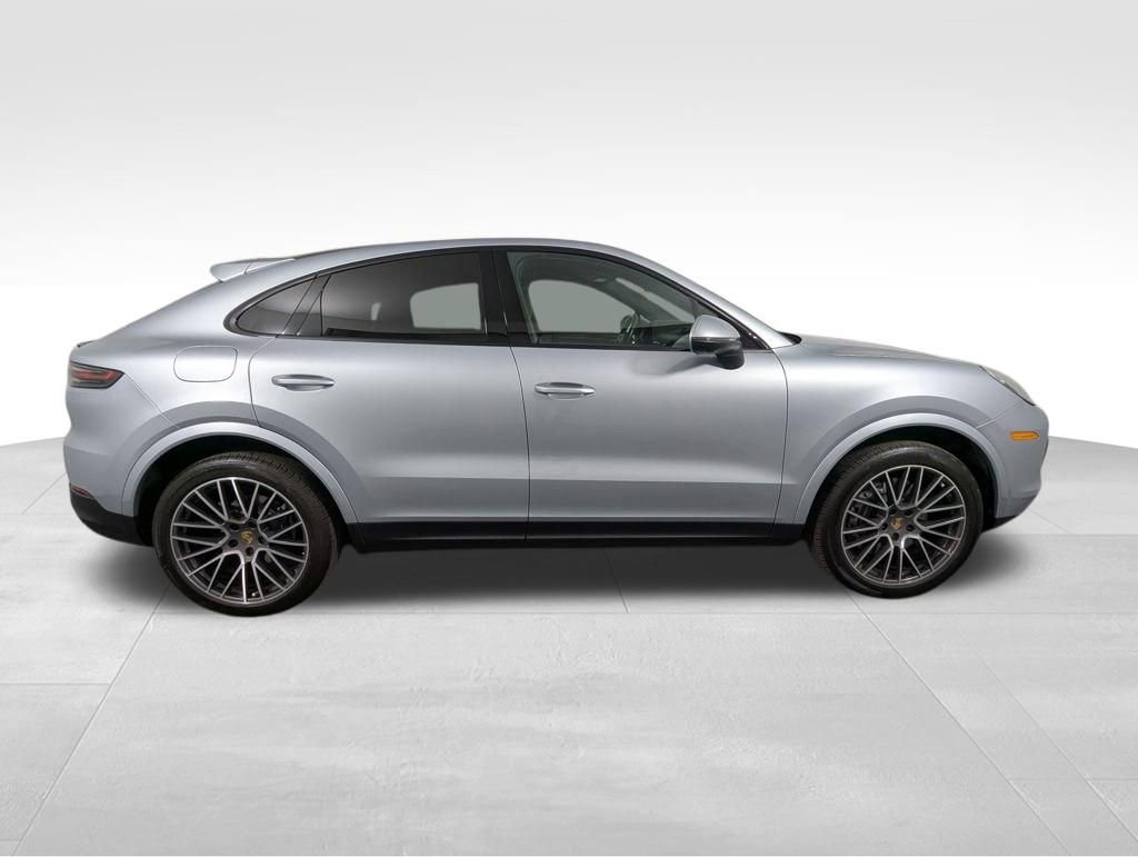 Used 2022 Porsche Cayenne Coupe image 23