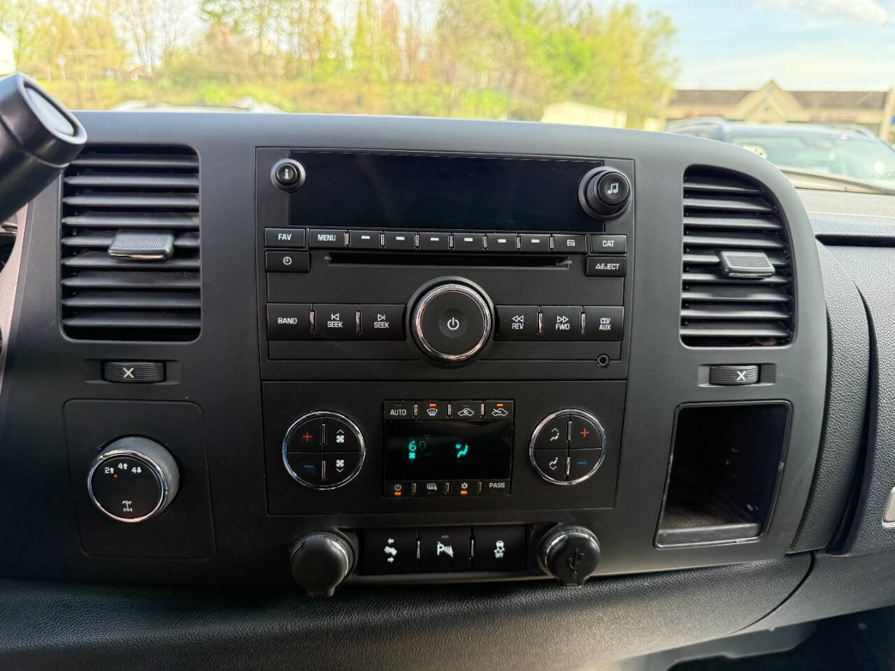 Used 2013 Chevrolet Silverado 2500 LT w/ Interior Plus Package image 21