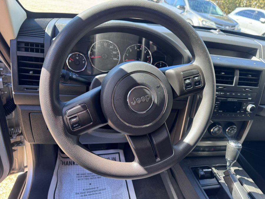 Used 2012 Jeep Liberty Sport AWD/4WD image 21