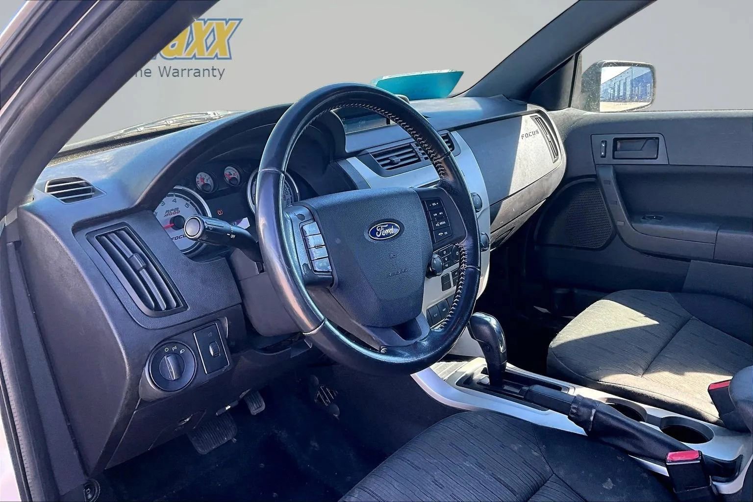 Used 2010 Ford Focus SE FWD image 22