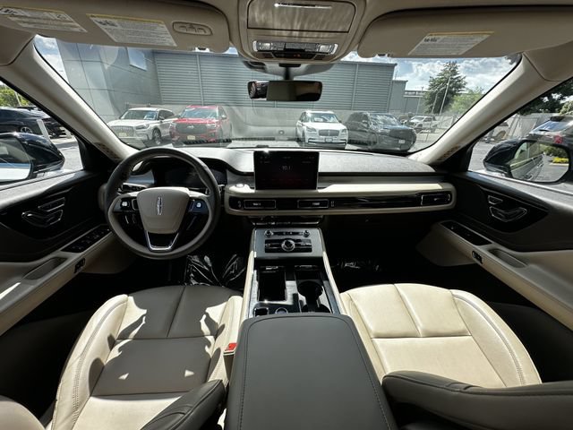 Certified 2024 Lincoln Aviator AWD w/ Elements Package image 3