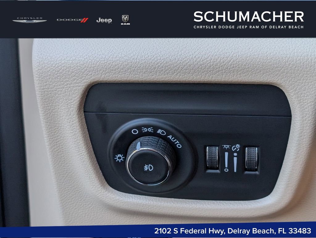 New 2026 Jeep Grand Cherokee L Limited RWD image 24