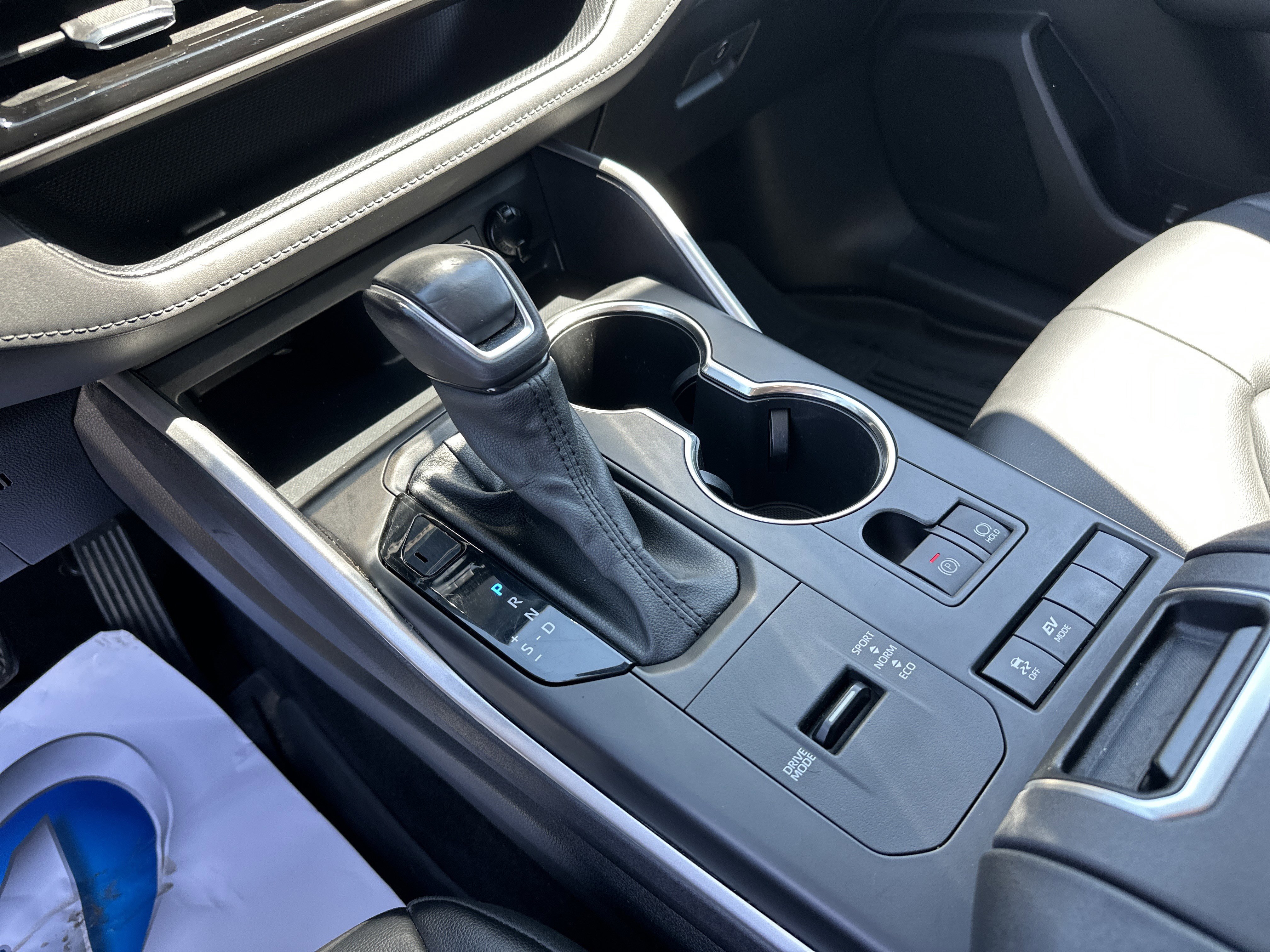 Used 2022 Toyota Highlander XLE FWD image 26