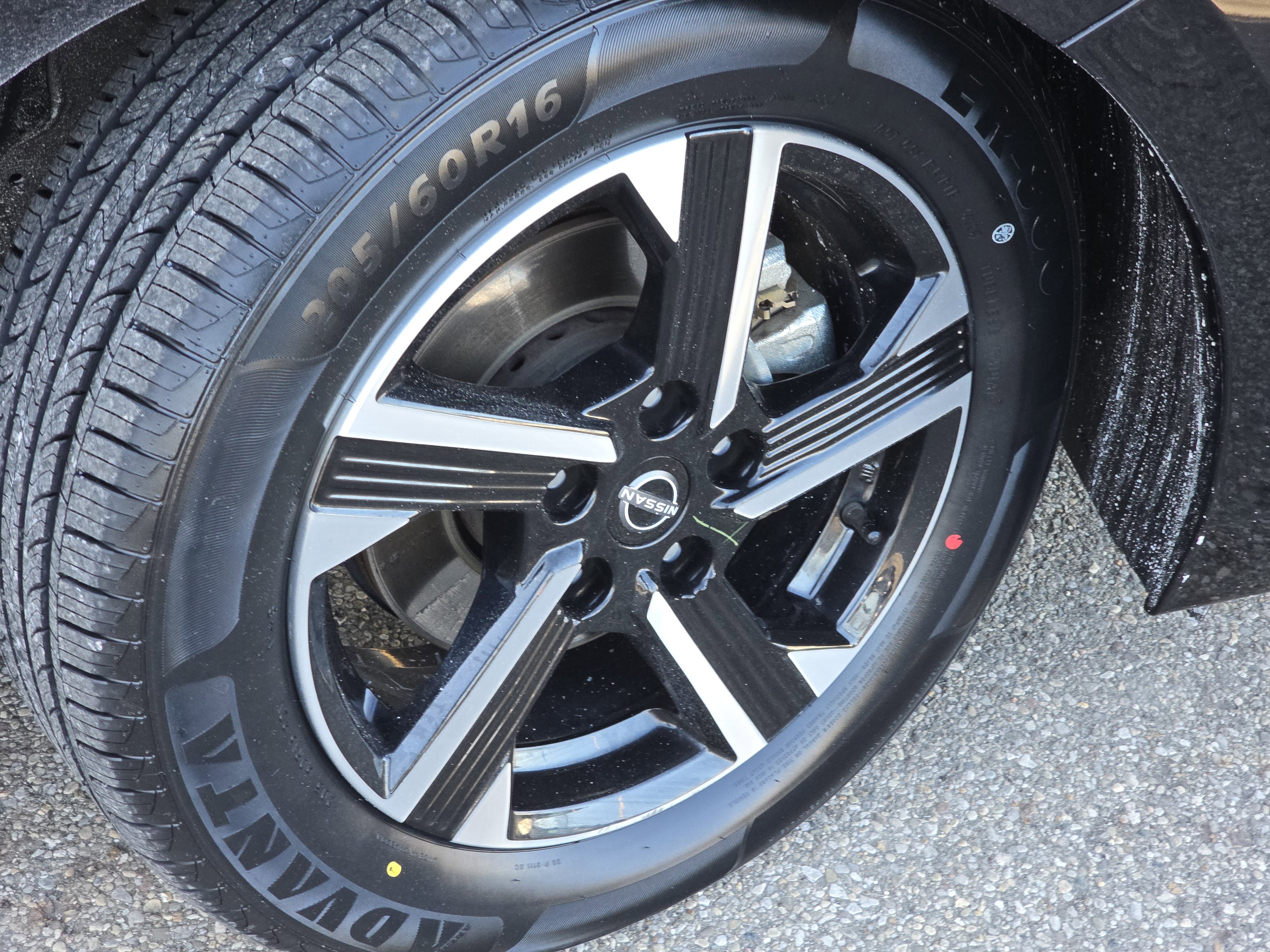 Used 2024 Nissan Sentra SV image 13