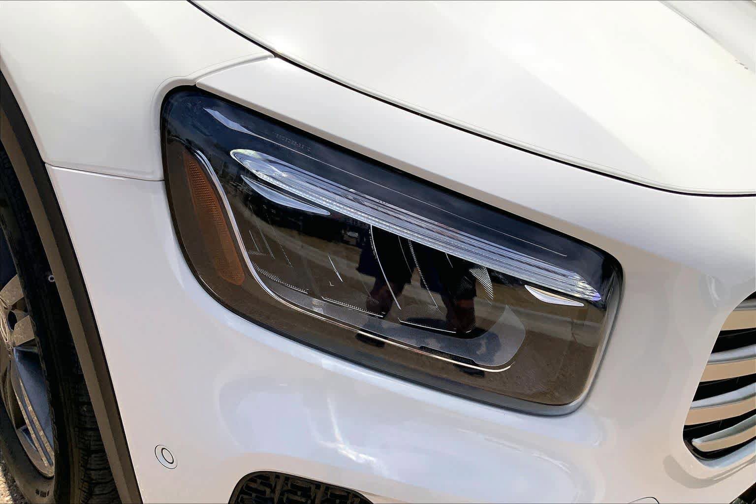 Used 2025 Mercedes-Benz GLB 250 4MATIC image 36