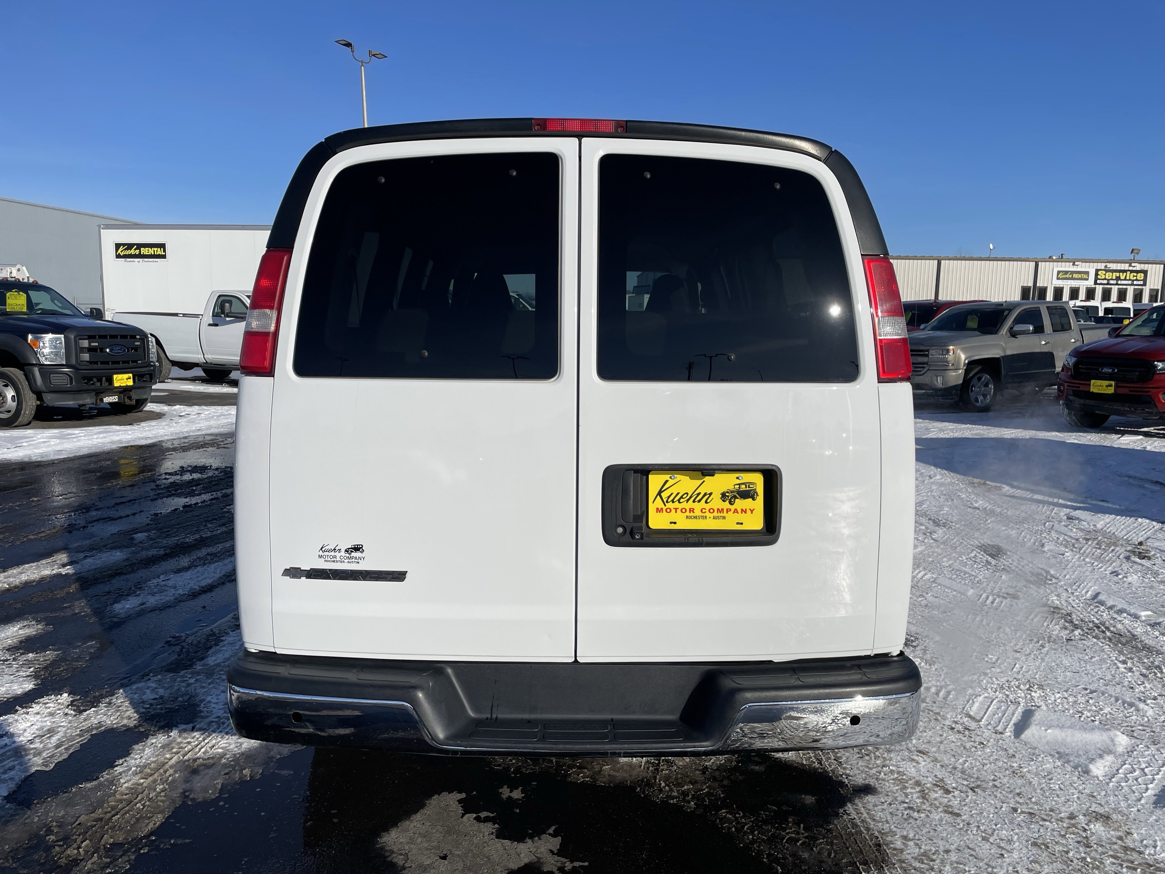 Used 2018 Chevrolet Express 2500 LT w/ LT Preferred Equipment Group image 7