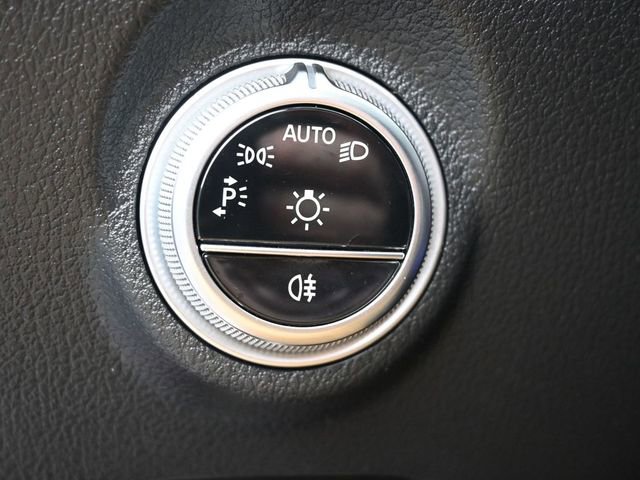 Used 2022 Mercedes-Benz C 300 Sedan image 25