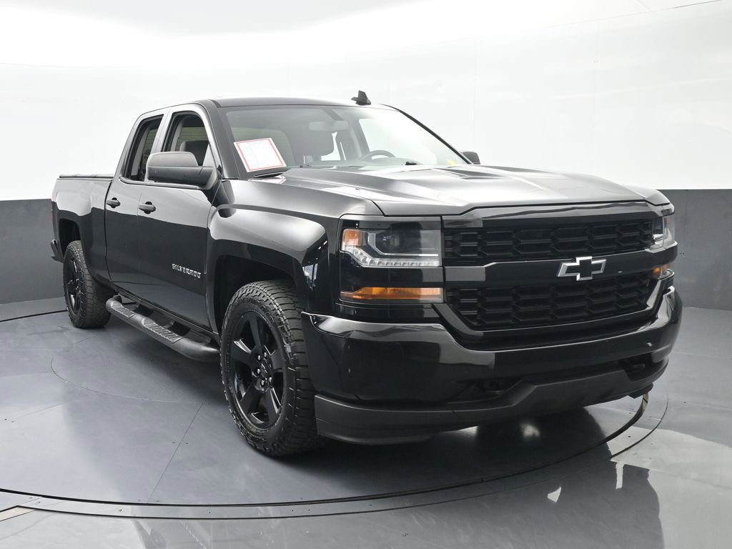 Used 2018 Chevrolet Silverado 1500 Custom w/ Custom Value Package image 9