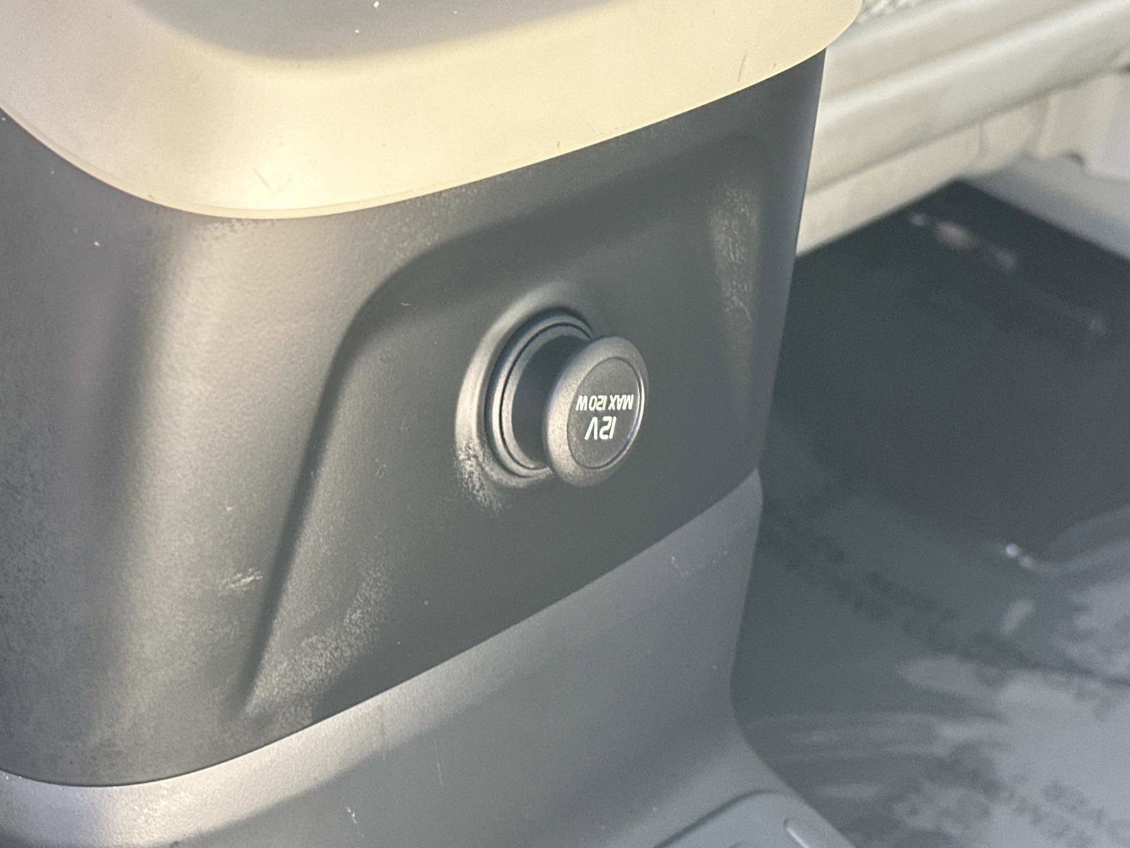 Used 2020 Volvo XC60 T8 Momentum w/ Protection Package Premier image 23