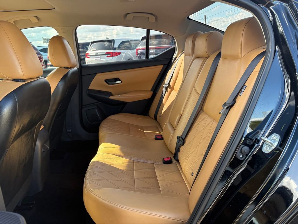 Used 2023 Nissan Sentra SV w/ SV Premium Package image 14
