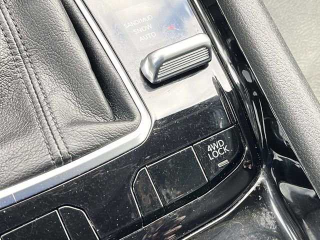 Used 2023 Jeep Compass Limited image 31