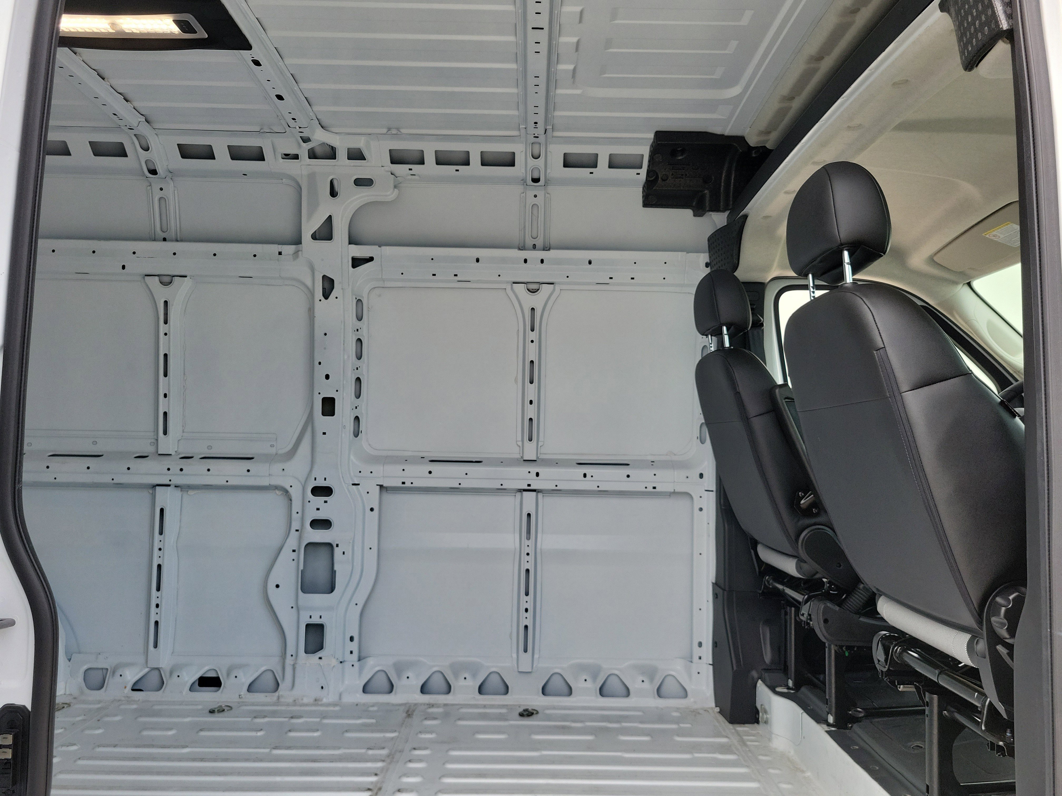 Used 2026 RAM ProMaster 2500 w/ Convenience Group FWD image 12