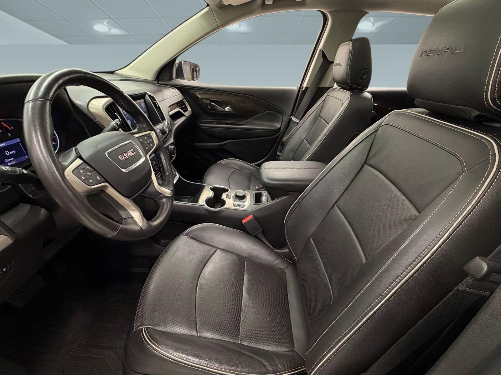 Used 2020 GMC Terrain Denali w/ Denali Premium Package image 4