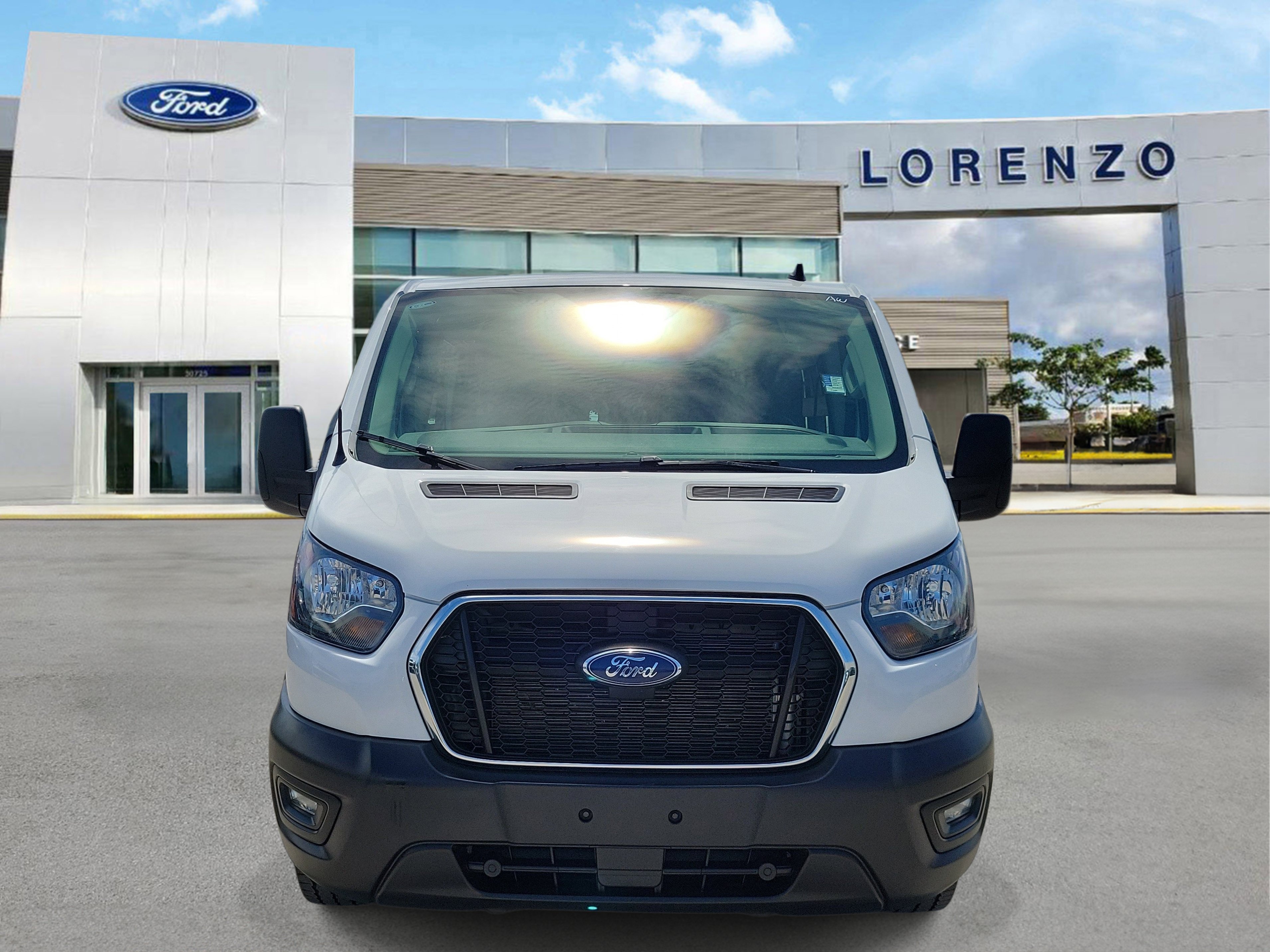 Used 2025 Ford Transit 250 Low Roof w/ Exterior Upgrade Package RWD image 2