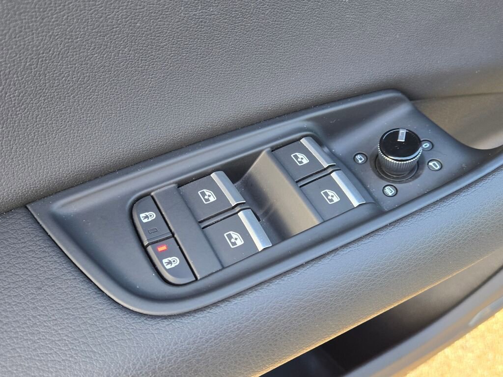 Used 2019 Audi Q8 Prestige w/ Towing Package image 36