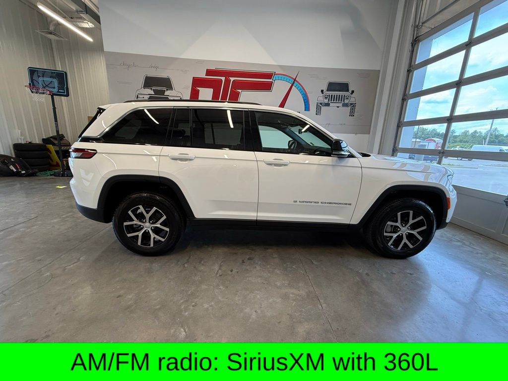 Used 2024 Jeep Grand Cherokee Limited w/ Luxury Tech Group II AWD/4WD image 3