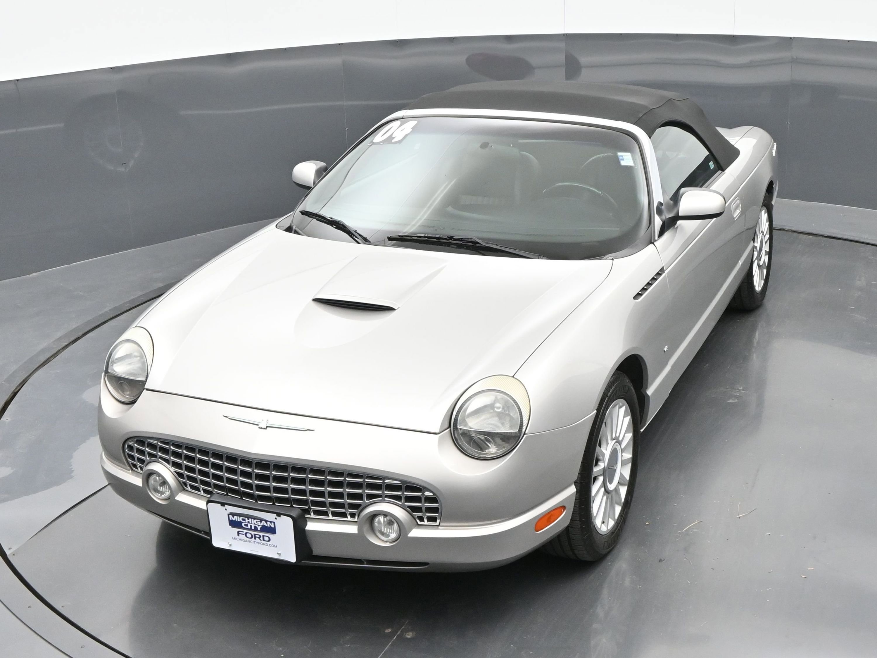 Used 2004 Ford Thunderbird Base image 22