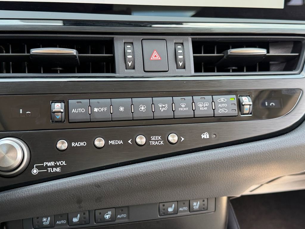 Certified 2025 Lexus ES 350 w/ Premium Package image 21