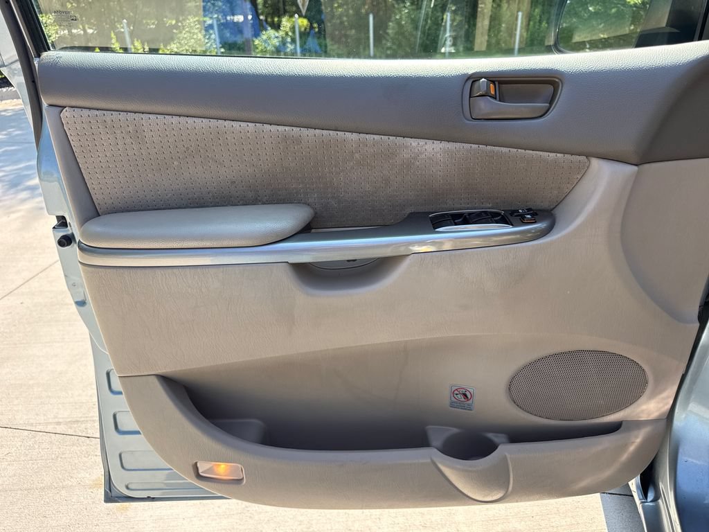Used 2010 Toyota Sienna LE FWD image 13
