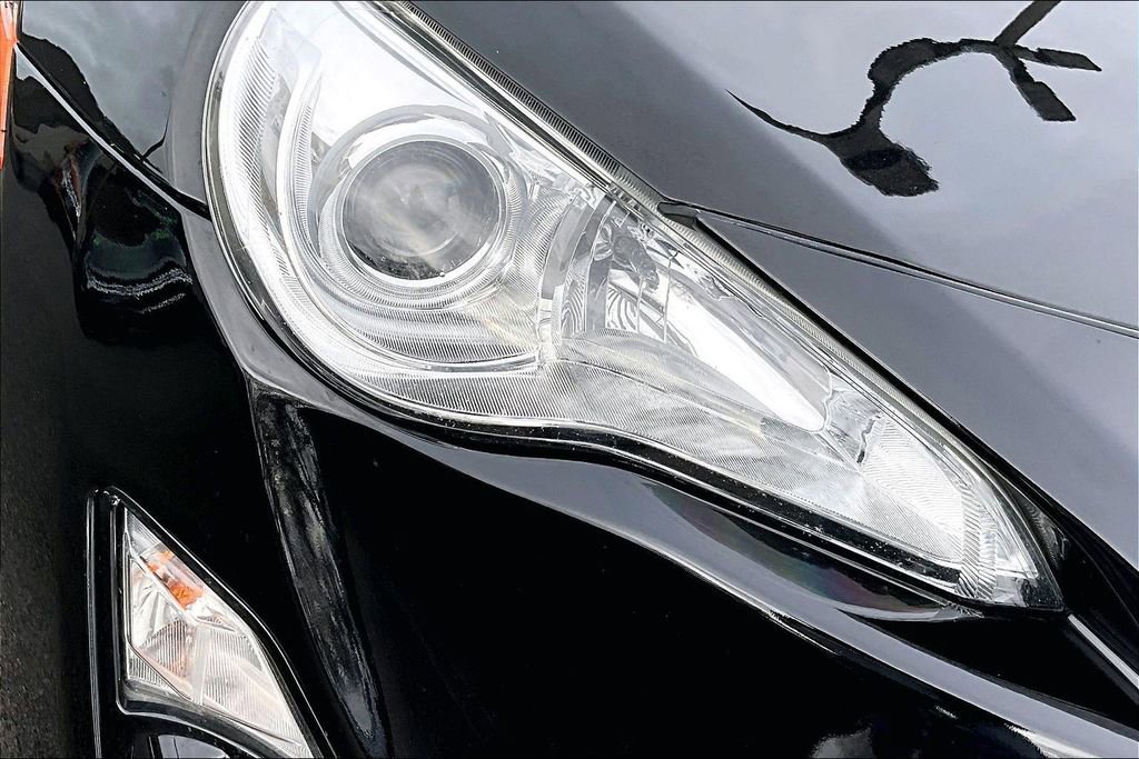 Used 2015 Scion FR-S image 25