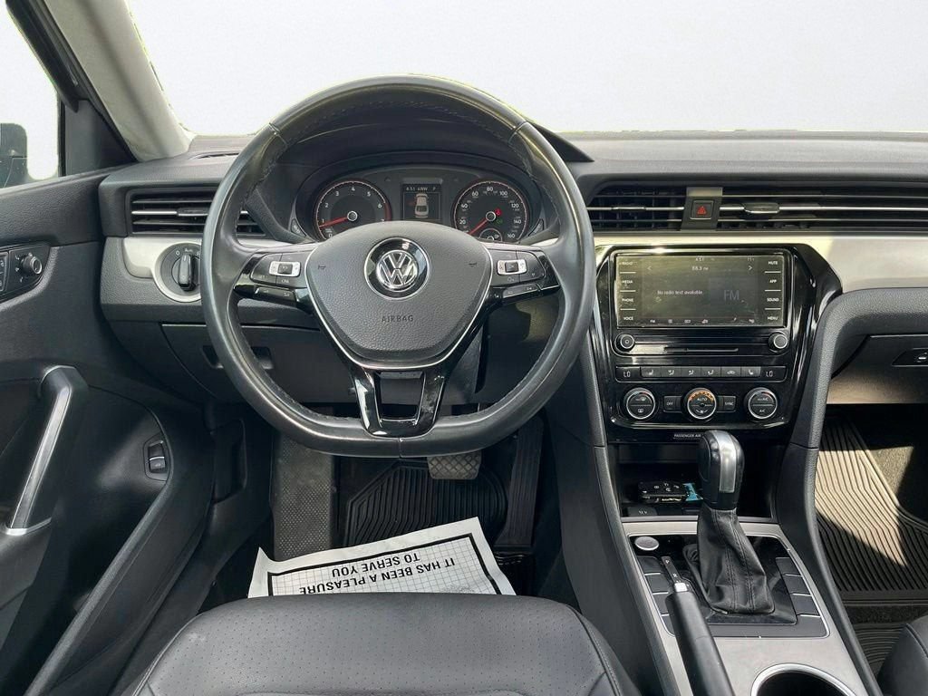 Used 2022 Volkswagen Passat 2.0T SE FWD image 19