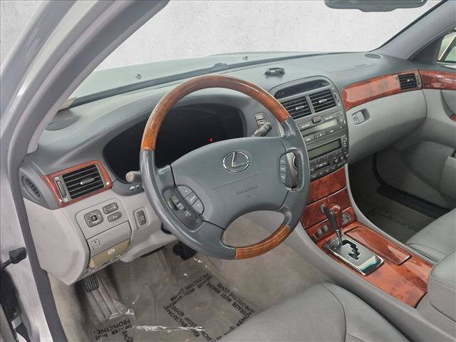 Used 2005 Lexus LS 430 RWD image 10