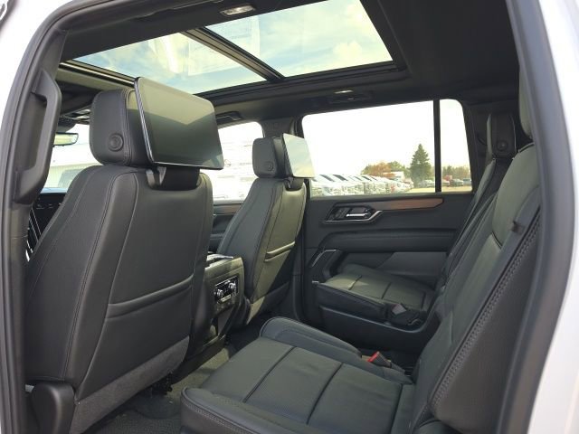 New 2026 GMC Yukon XL Denali w/ Denali Reserve Package image 6