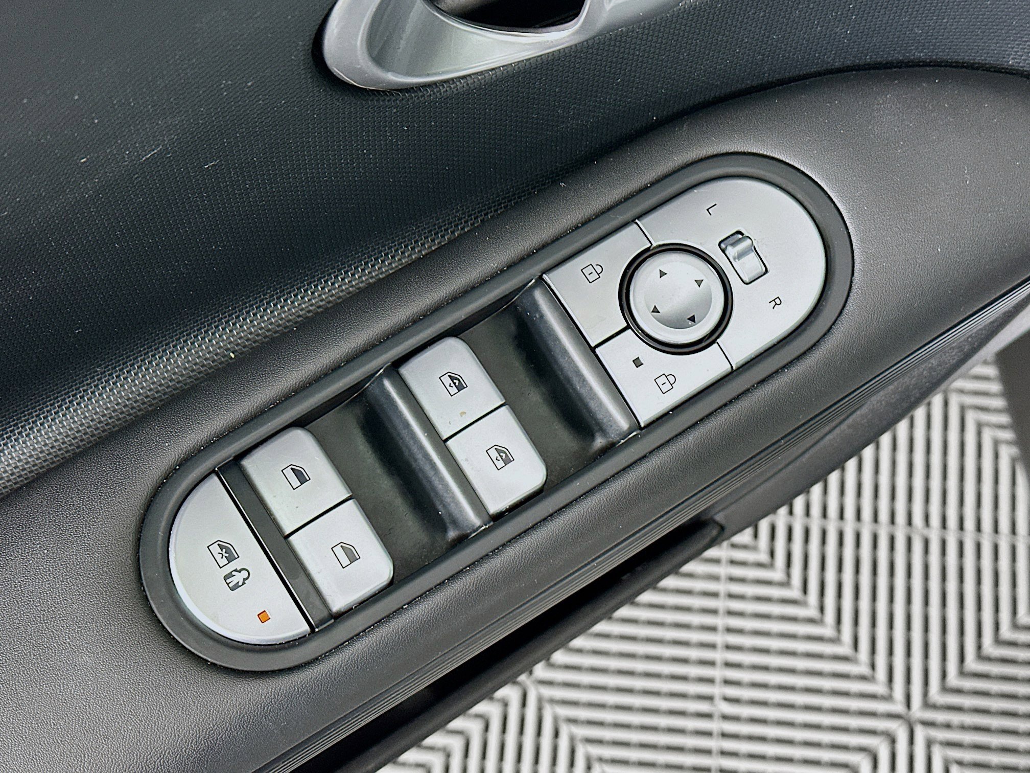 Used 2024 Hyundai Ioniq 5 SEL image 15