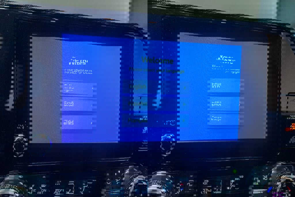 Certified 2025 Toyota Highlander XSE image 24