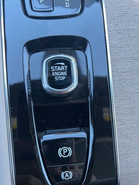 New 2026 Volvo XC90 B6 Plus w/ Protection Package Premier image 18