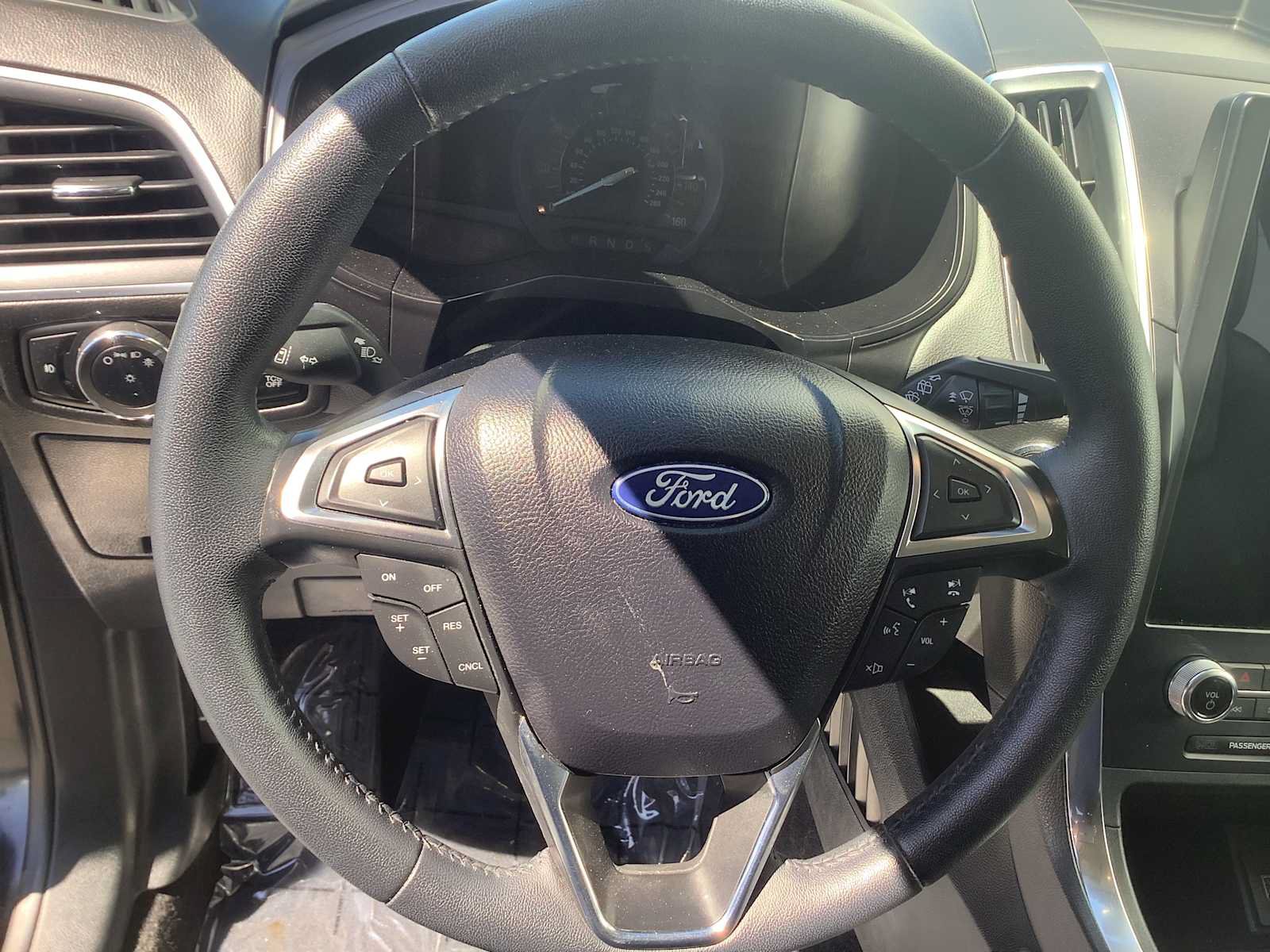 Used 2024 Ford Edge Titanium AWD/4WD image 15