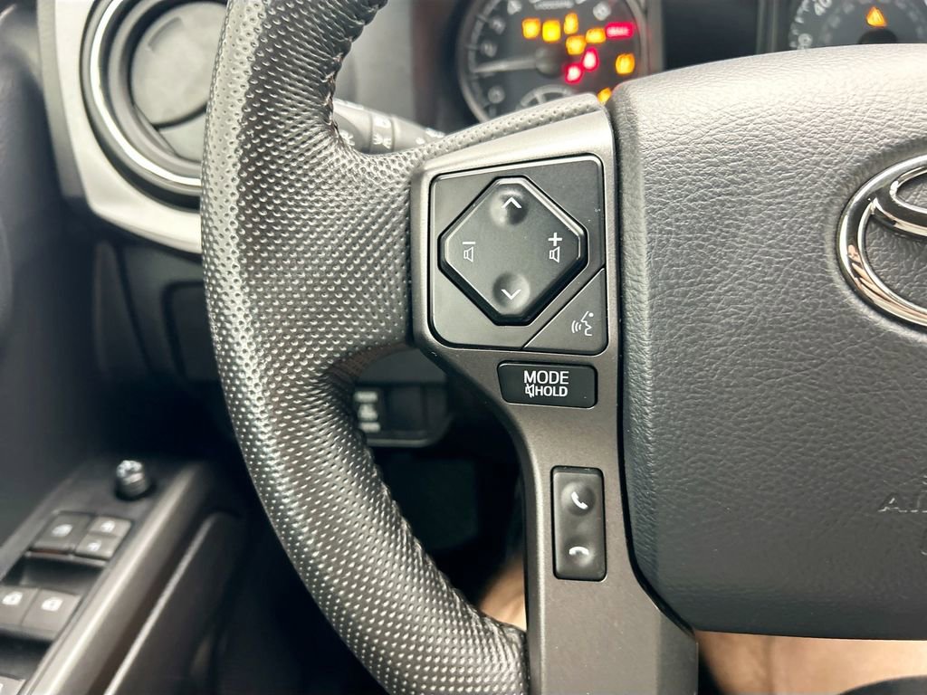 Used 2023 Toyota Tacoma TRD Off-Road AWD/4WD image 11