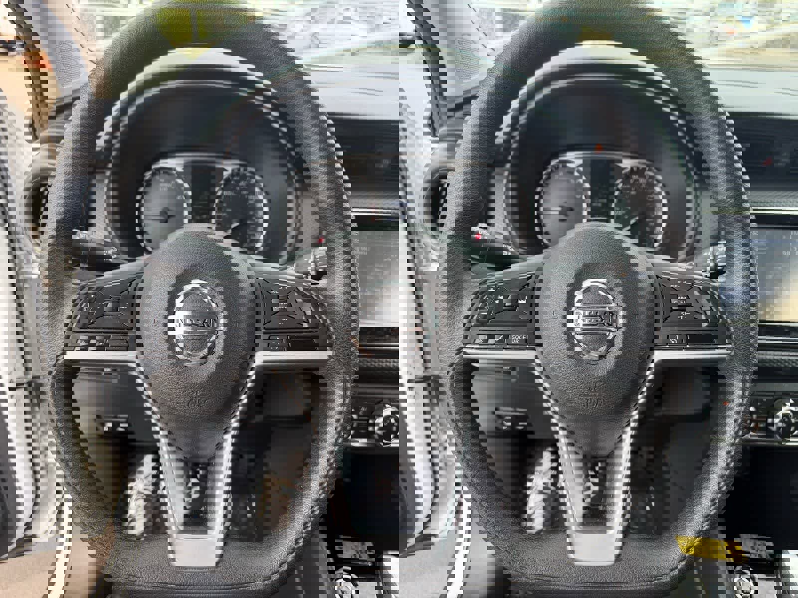 Used 2021 Nissan Kicks S image 18