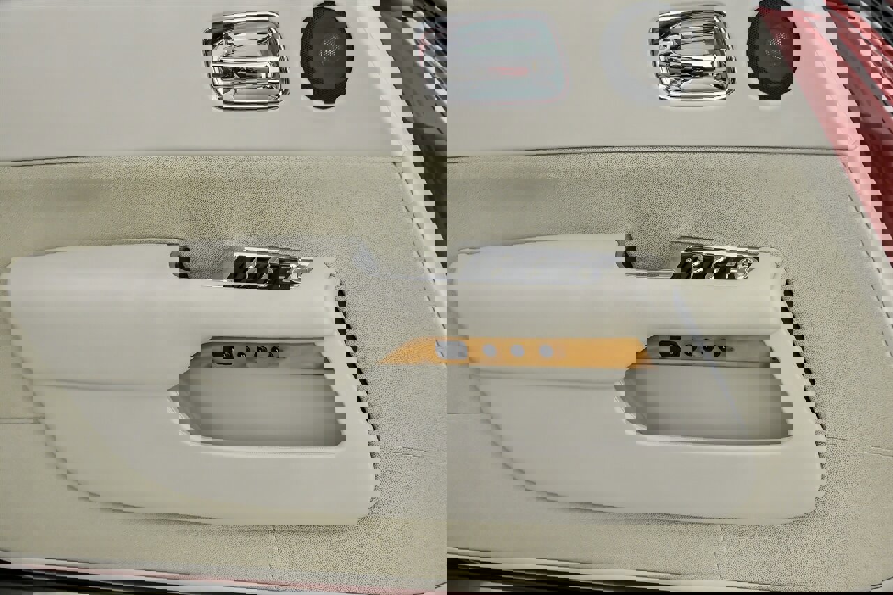 Used 2014 Rolls-Royce Wraith image 18