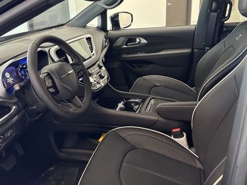 New 2026 Chrysler Pacifica Limited w/ S Appearance Package image 13