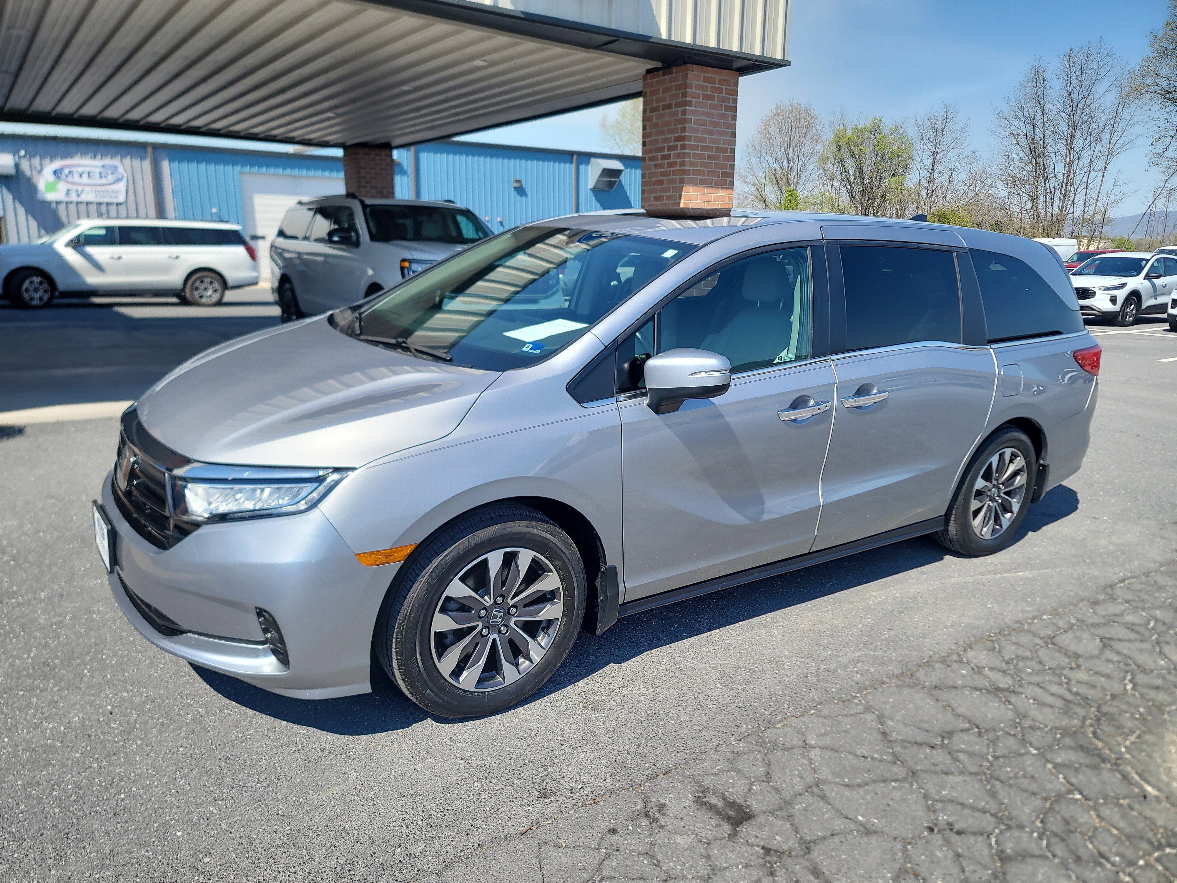Used 2023 Honda Odyssey EX-L image 2