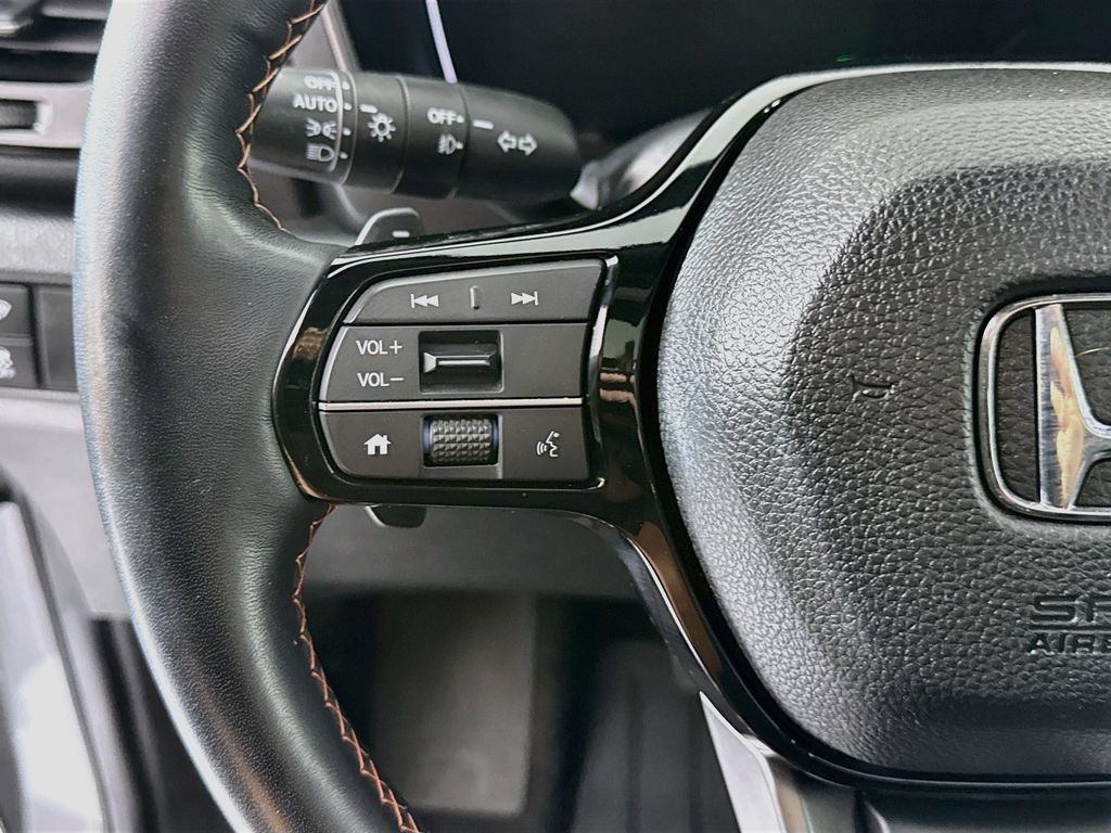 Certified 2025 Honda Pilot TrailSport image 11