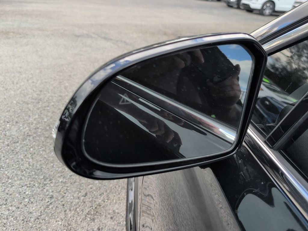 Used 2022 Hyundai Santa Fe Limited FWD image 7