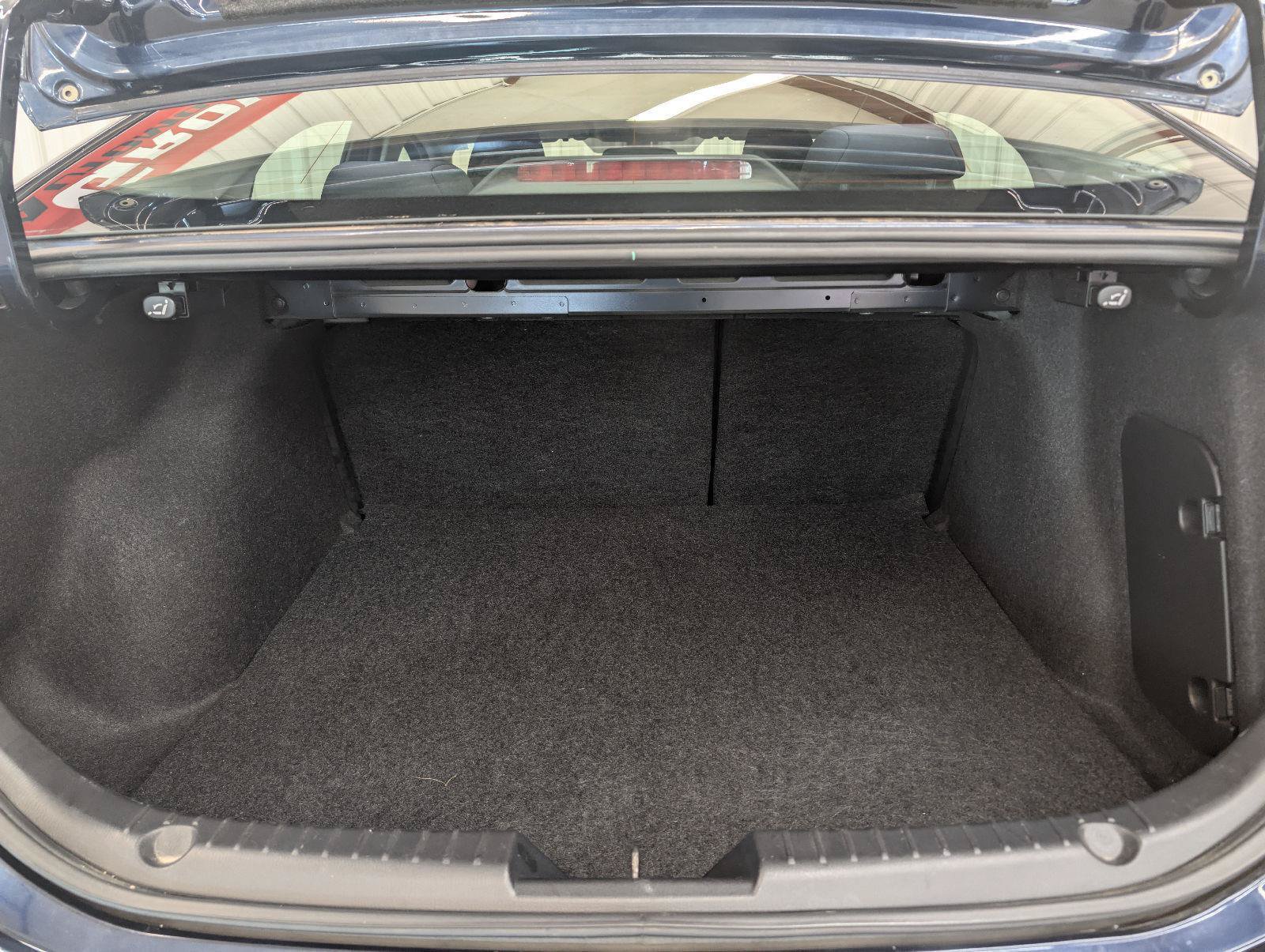 Used 2014 MAZDA MAZDA3 i Sport FWD image 41