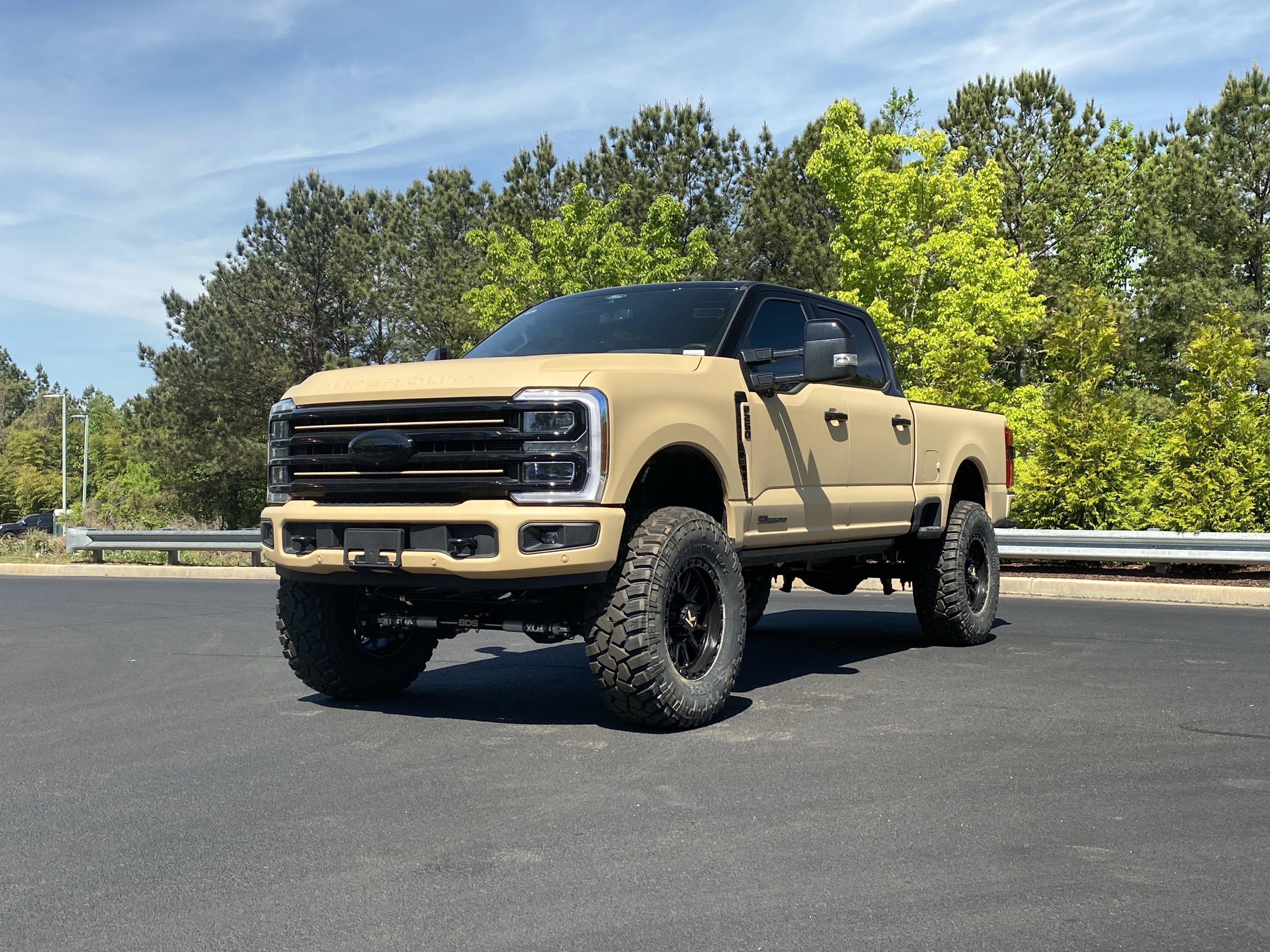 Used 2026 Ford F250 Platinum w/ Tremor Off-Road Package image 11