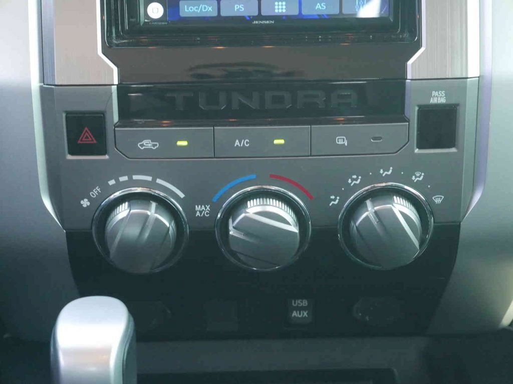 Used 2018 Toyota Tundra SR5 w/ SR5 Upgrade Package RWD image 8