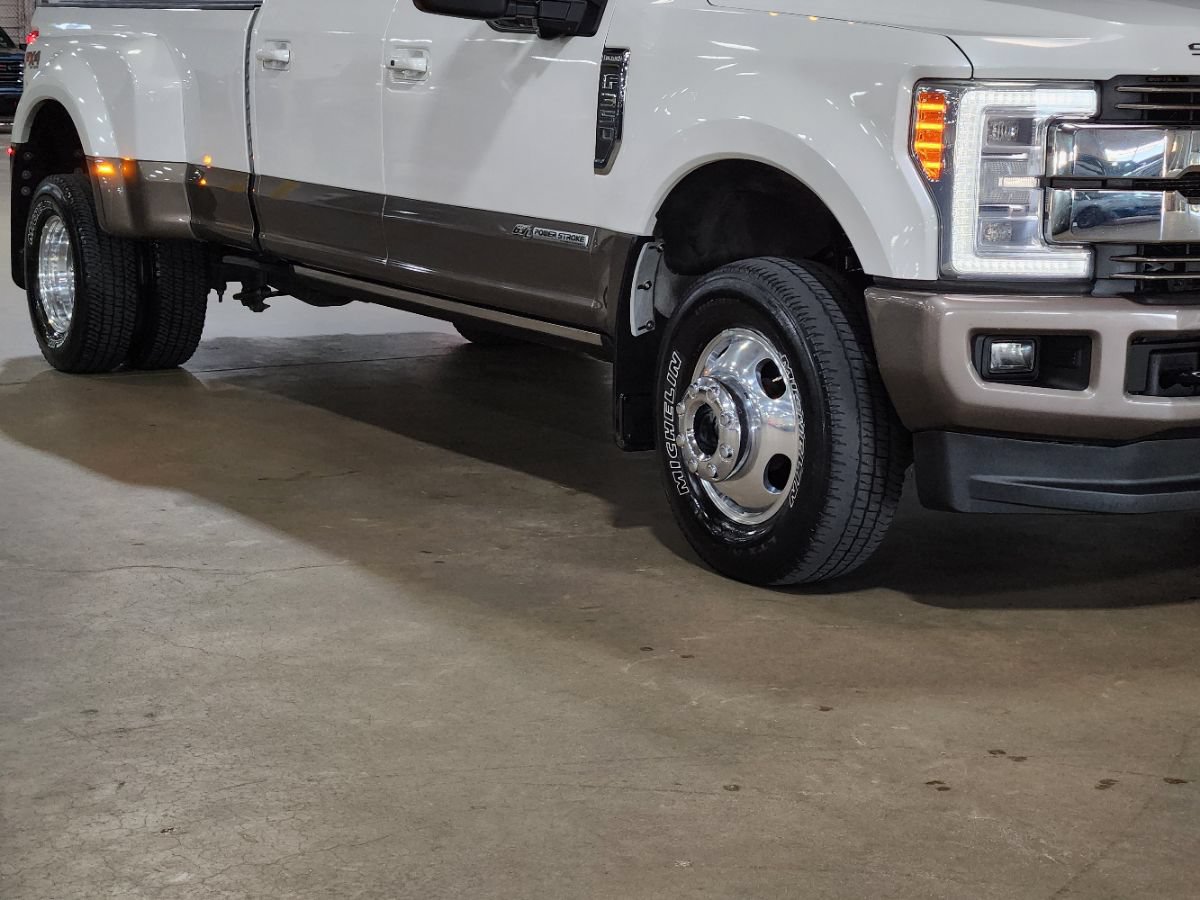 Used 2019 Ford F350 King Ranch w/ King Ranch Ultimate Package AWD/4WD image 16