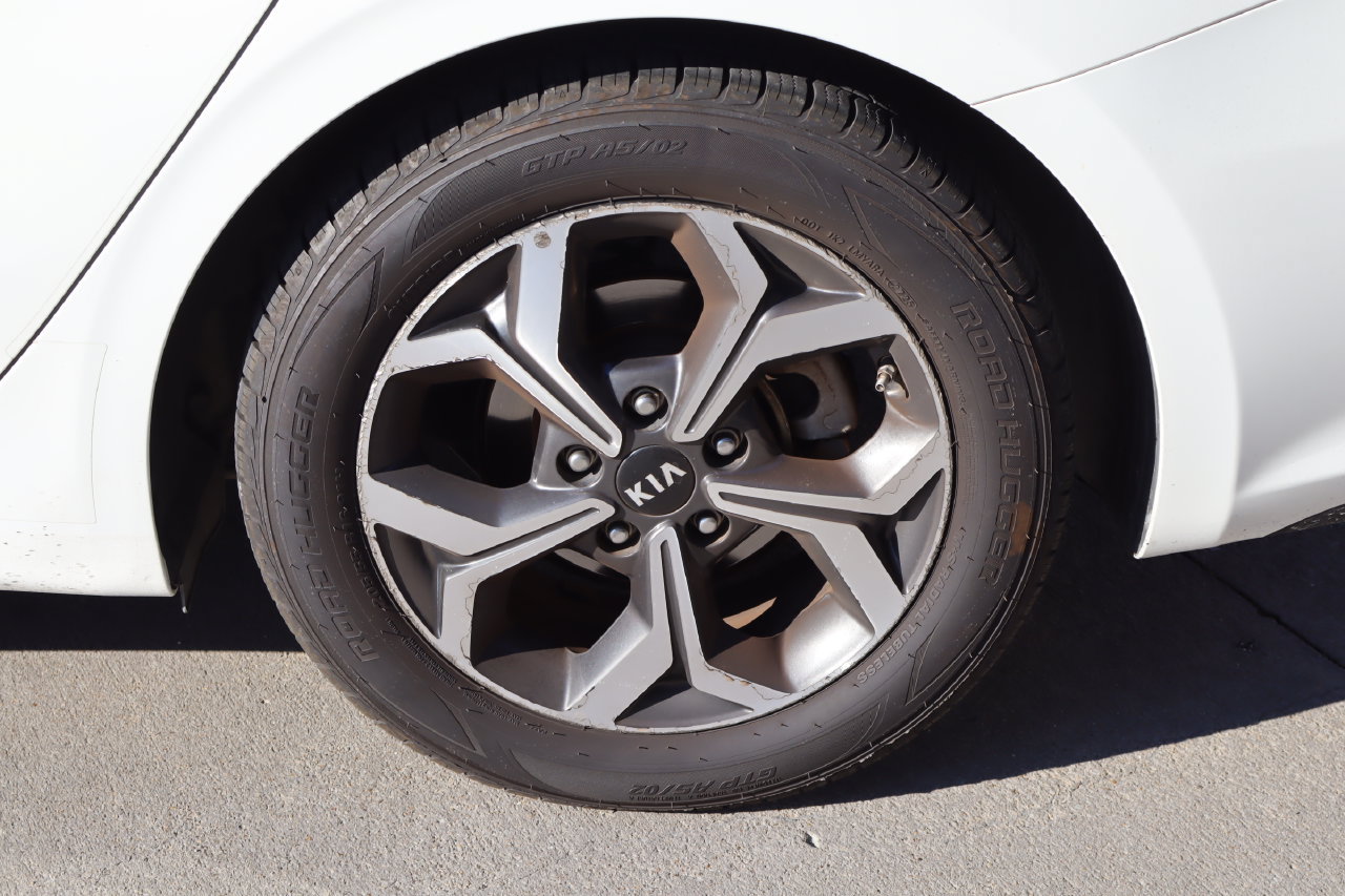 Used 2019 Kia Forte LXS FWD image 25