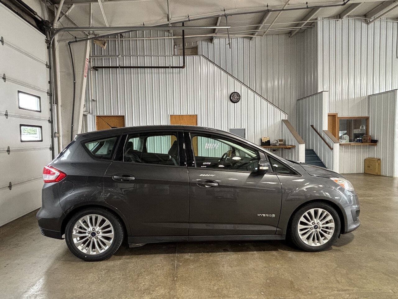 Used 2018 Ford C-MAX SE FWD image 2