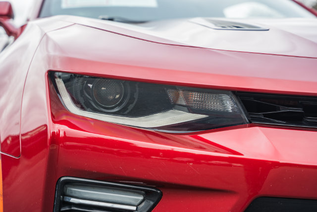 Used 2018 Chevrolet Camaro SS RWD image 16
