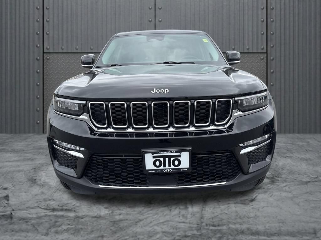Used 2023 Jeep Grand Cherokee Limited AWD/4WD image 2