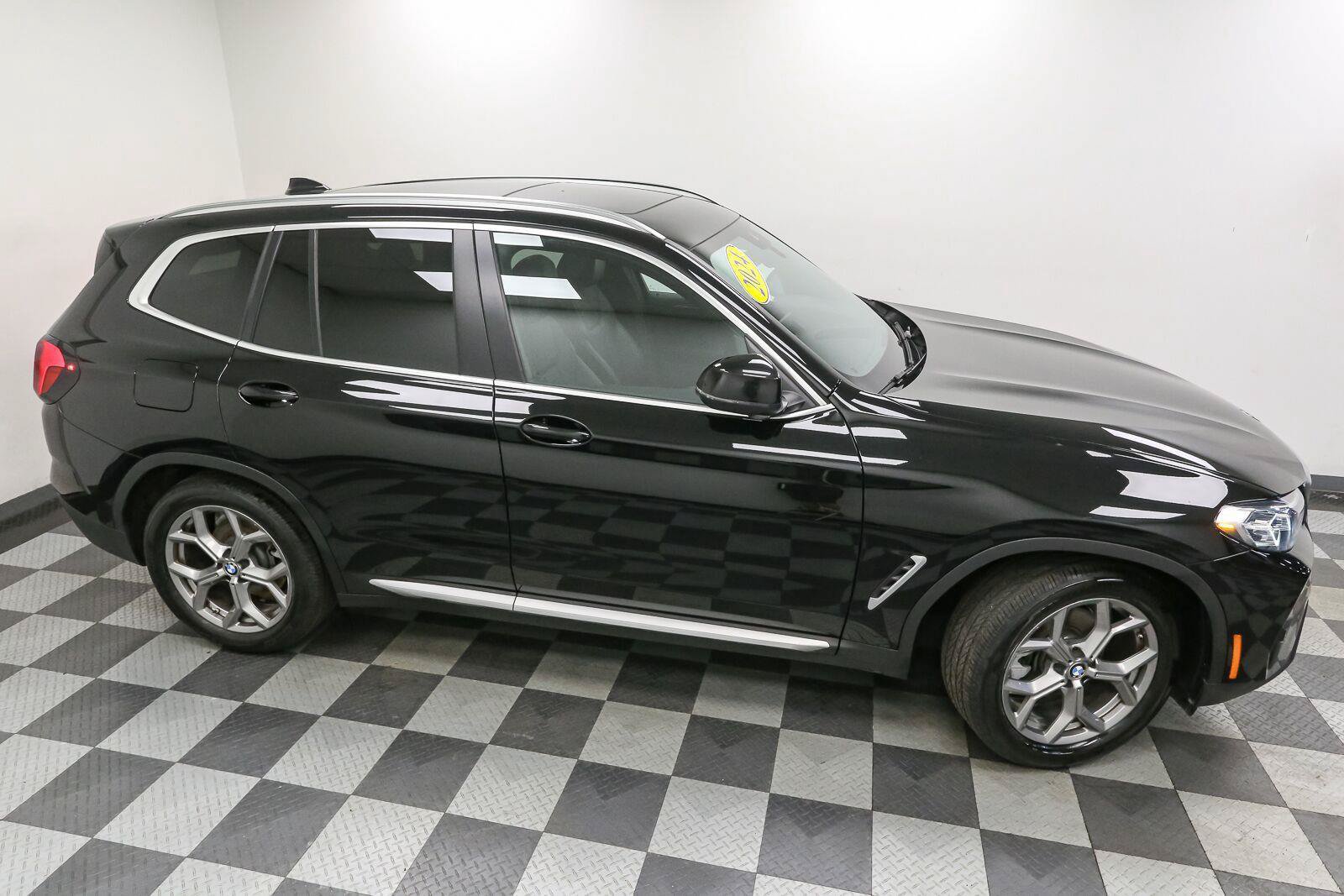 Used 2024 BMW X3 xDrive30i AWD/4WD image 5