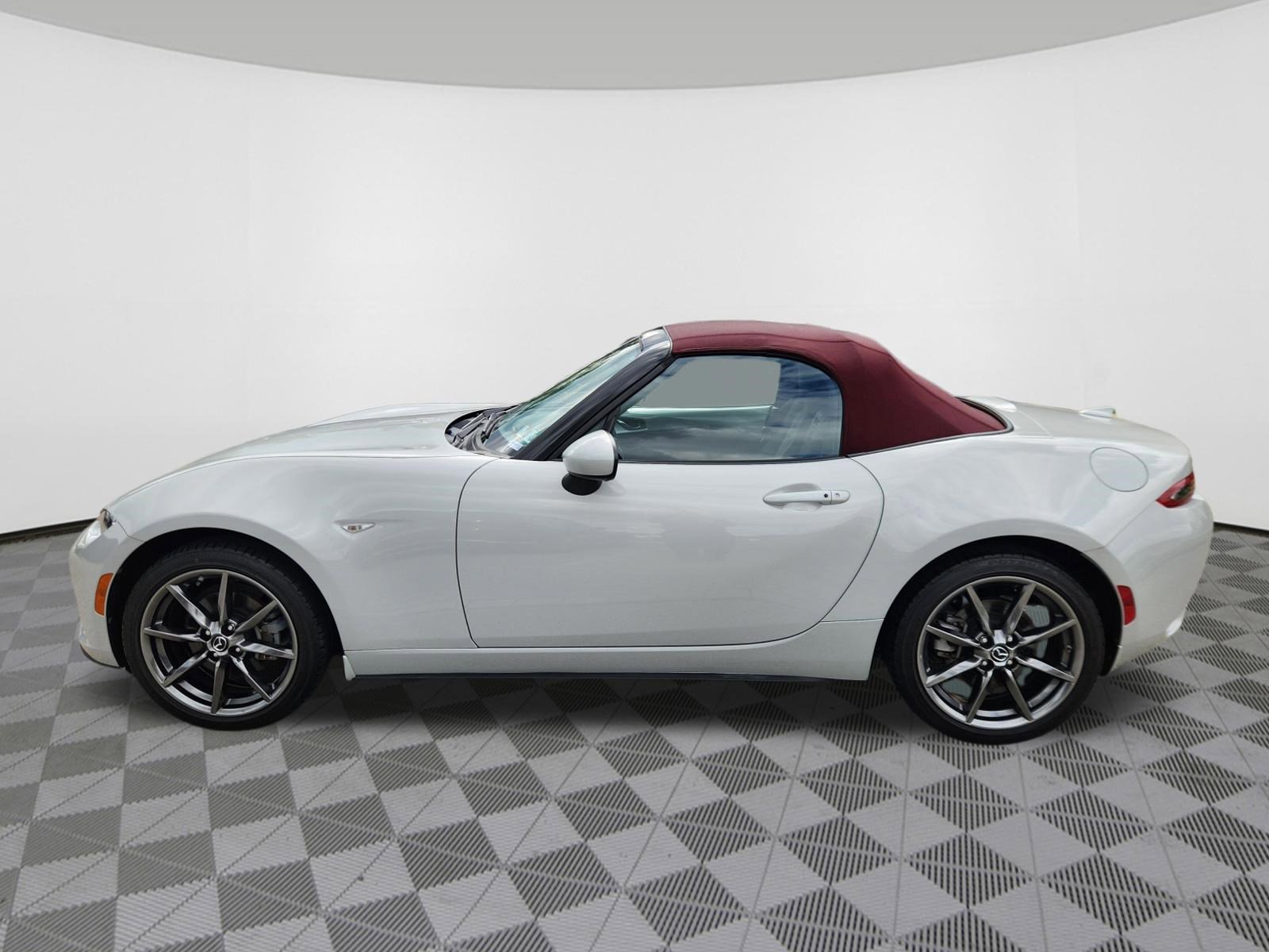 Used 2018 MAZDA MX-5 Miata Grand Touring RWD image 5